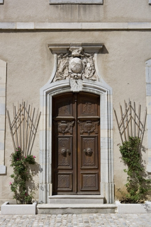 Détail de la porte d'entrée du logis. © Région Bourgogne-Franche-Comté, Inventaire du Patrimoine