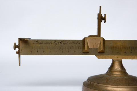 Vue détail, avec la signature de Carpentier. © Région Bourgogne-Franche-Comté, Inventaire du patrimoine