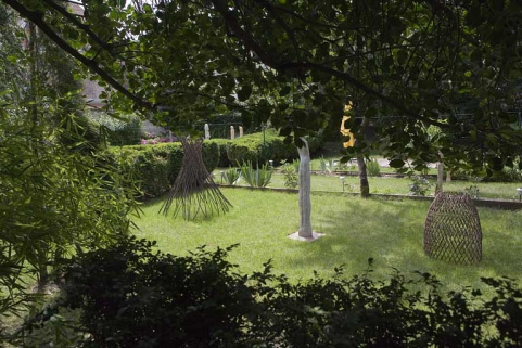 Vue partielle de la partie basse du jardin. © Région Bourgogne-Franche-Comté, Inventaire du Patrimoine