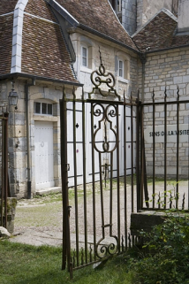 Détail de la porte de la grille du jardin. © Région Bourgogne-Franche-Comté, Inventaire du Patrimoine