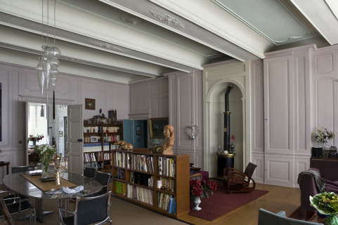 Intérieur, rez-de-chaussée : vue de l'antichambre depuis l'entrée. © Région Bourgogne-Franche-Comté, Inventaire du Patrimoine