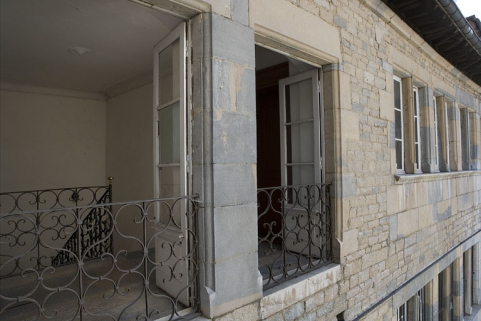 Détail de la cage de l'escalier d'honneur, depuis le premier étage de l'aile d'entrée. © Région Bourgogne-Franche-Comté, Inventaire du Patrimoine