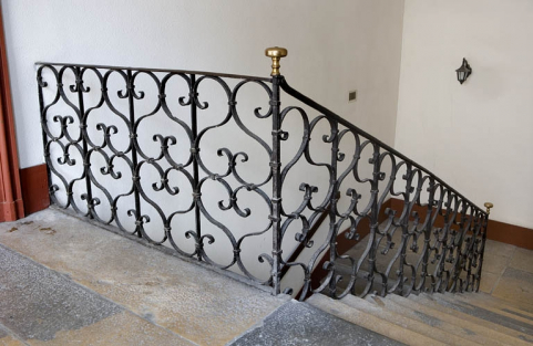 Détail de l'escalier d'honneur depuis le premier étage. © Région Bourgogne-Franche-Comté, Inventaire du Patrimoine