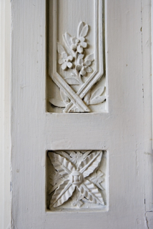 Intérieur, premier étage : détail d'un décor, lambris de la bibliothèque. © Région Bourgogne-Franche-Comté, Inventaire du Patrimoine