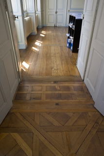 Intérieur, premier étage : détail des planchers de la bibliothèque et de l'antichambre. © Région Bourgogne-Franche-Comté, Inventaire du Patrimoine