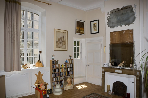 Intérieur, premier étage : vue d'ensemble de la pièce à droite de l'escalier d'honneur. © Région Bourgogne-Franche-Comté, Inventaire du Patrimoine