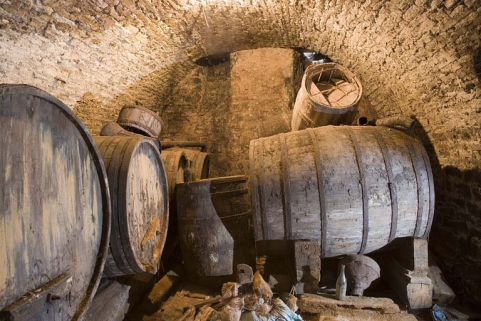 Intérieur, sous-sol : cave droite, première partie. © Région Bourgogne-Franche-Comté, Inventaire du Patrimoine