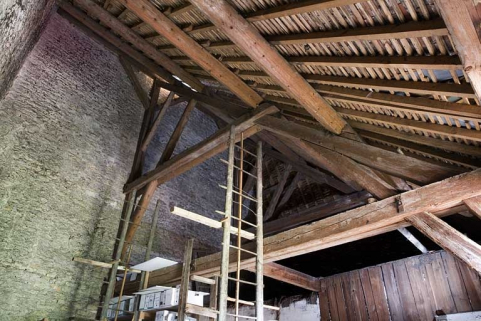 Vue du grenier à foin sur l'écurie. © Région Bourgogne-Franche-Comté, Inventaire du Patrimoine