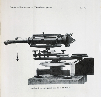 Astrolabe à prisme, grand modèle de M. Jobin, 1910. © Région Bourgogne-Franche-Comté, Inventaire du patrimoine Astrolabe à prisme, grand modèle de M. Jobin, 1910. © Région Bourgogne-Franche-Comté, Inventaire du patrimoine