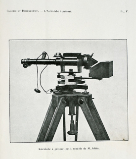 Astrolabe à prisme, petit modèle de M. Jobin, 1910. © Région Bourgogne-Franche-Comté, Inventaire du patrimoine Astrolabe à prisme, petit modèle de M. Jobin, 1910. © Région Bourgogne-Franche-Comté, Inventaire du patrimoine