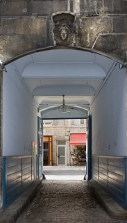 Vue du passage cocher depuis la première cour. © Région Bourgogne-Franche-Comté, Inventaire du patrimoine