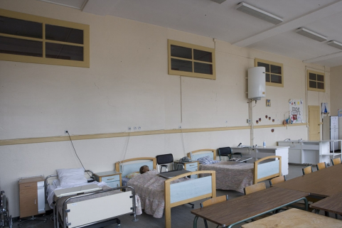 Bâtiment B. Vue salle travaux pratiques services aux personnes et détail hauts-jours intérieurs. © Région Bourgogne-Franche-Comté, Inventaire du patrimoine