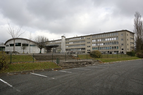 Vue de trois quarts droit du bâtiment A et bâtiment en construction. © Région Bourgogne-Franche-Comté, Inventaire du patrimoine