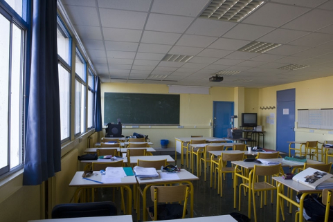 Bâtiment D. Vue d'une salle de cours théorique pour les formations métiers du tertiaire. © Région Bourgogne-Franche-Comté, Inventaire du patrimoine