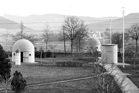 [Les coupoles de l'altazimut (à gauche) et de l'équatorial photographique (à droite)], 1914. © Région Bourgogne-Franche-Comté, Inventaire du patrimoine