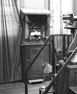 [Chronographe Prin (ou Gautier ?) dans la salle méridienne], limite 19e siècle 20e siècle. © Région Bourgogne-Franche-Comté, Inventaire du patrimoine