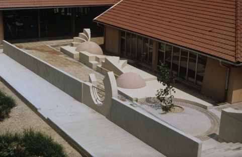 [Vue d'ensemble plongeante depuis l'entrée au sud], 1988. © Région Bourgogne-Franche-Comté, Inventaire du patrimoine