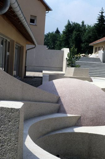 [Demi-sphère], 1988. © Région Bourgogne-Franche-Comté, Inventaire du patrimoine