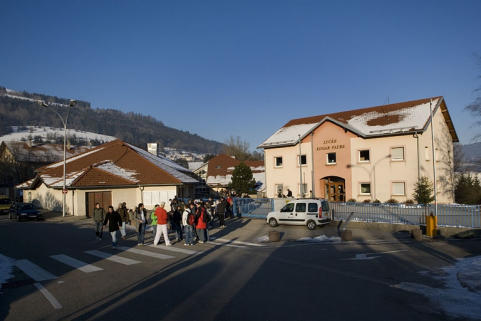 Site récent : vue d'ensemble de l'entrée, depuis le sud. © Région Bourgogne-Franche-Comté, Inventaire du patrimoine Site récent : vue d'ensemble de l'entrée, depuis le sud. © Région Bourgogne-Franche-Comté, Inventaire du patrimoine