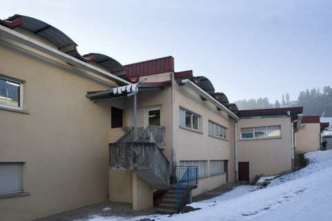 Site récent : ateliers de microtechnique et d'horlogerie, depuis l'est. © Région Bourgogne-Franche-Comté, Inventaire du patrimoine Site récent : ateliers de microtechnique et d'horlogerie, depuis l'est. © Région Bourgogne-Franche-Comté, Inventaire du patrimoine