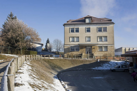 Site ancien, internat : mur pignon sud-ouest. © Région Bourgogne-Franche-Comté, Inventaire du patrimoine Site ancien, internat : mur pignon sud-ouest. © Région Bourgogne-Franche-Comté, Inventaire du patrimoine