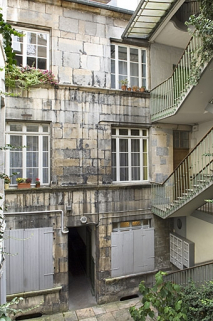 Vue d'ensemble de la façade sur cour du logis principal. © Région Bourgogne-Franche-Comté, Inventaire du Patrimoine