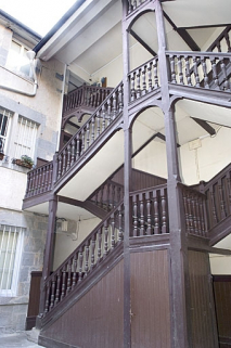 Vue d'ensemble de l'escalier à cage ouverte trois quarts droit. © Région Bourgogne-Franche-Comté, Inventaire du Patrimoine