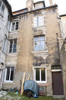 Vue d'ensemble de la façade postérieure du logis secondaire. © Région Bourgogne-Franche-Comté, Inventaire du Patrimoine