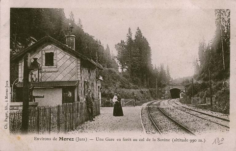 Environs de Morez (Jura) - une Gare en forêt au col de la Savine (altitude 990 m.) [entrée du tunnel côté Andelot-en-Montagne], entre 1899 et 1903. © Région Bourgogne-Franche-Comté, Inventaire du patrimoine