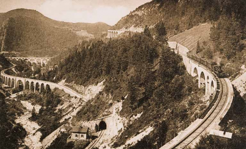 Morez - Les Quatre Viaducs. Ligne Morez - Andelot, milieu 20e siècle. © Région Bourgogne-Franche-Comté, Inventaire du patrimoine Morez - Les Quatre Viaducs. Ligne Morez - Andelot, milieu 20e siècle. © Région Bourgogne-Franche-Comté, Inventaire du patrimoine