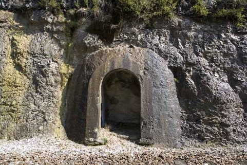 Cinquième abri (à gauche de la voie). © Région Bourgogne-Franche-Comté, Inventaire du patrimoine