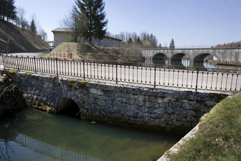 Pont sur le Pontet : vue d'ensemble, depuis le nord-est. © Région Bourgogne-Franche-Comté, Inventaire du patrimoine