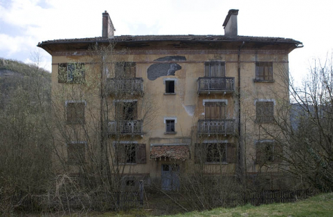 Immeuble (" cité PLM ") : façade antérieure. © Région Bourgogne-Franche-Comté, Inventaire du patrimoine