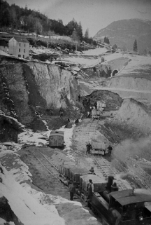 [Chantier de construction : le tunnel de la Serre côté La Cluse], 1911-1912. © Région Bourgogne-Franche-Comté, Inventaire du patrimoine