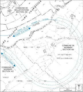 Plan-masse et de situation. Montage d'extraits du plan cadastral, Bellefontaine, 1983, section AM (1:2000), et Morbier, 2006, sections AN et AO, échelle 1:3000. © Région Bourgogne-Franche-Comté, Inventaire du patrimoine