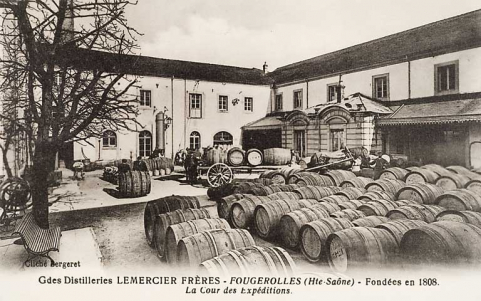Grandes distilleries Lemercier Frères. Fougerolles [...] La cour des expéditions. © Région Bourgogne-Franche-Comté, Inventaire du patrimoine