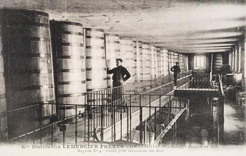 Grandes distilleries Lemercier Frères. Fougerolles [...] Magasin n° 4. Cuves pour fabrication des anis. © Région Bourgogne-Franche-Comté, Inventaire du patrimoine