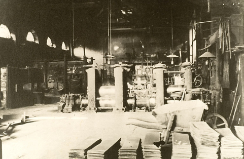 Intérieur de l'atelier de laminage. © Région Bourgogne-Franche-Comté, Inventaire du patrimoine Intérieur de l'atelier de laminage. © Région Bourgogne-Franche-Comté, Inventaire du patrimoine