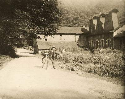 Atelier d'étamerie (?). © Région Bourgogne-Franche-Comté, Inventaire du patrimoine Atelier d'étamerie (?). © Région Bourgogne-Franche-Comté, Inventaire du patrimoine