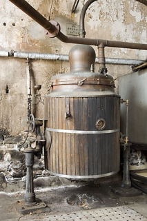 Ancien atelier de distillation. Détail d'un alambic Egrot-Grangé. © Région Bourgogne-Franche-Comté, Inventaire du patrimoine
