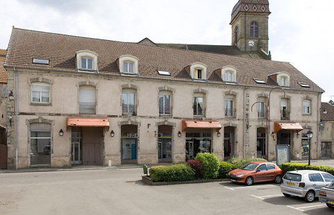 Ancien magasin, tonnellerie et ferblanterie. © Région Bourgogne-Franche-Comté, Inventaire du patrimoine Ancien magasin, tonnellerie et ferblanterie. © Région Bourgogne-Franche-Comté, Inventaire du patrimoine