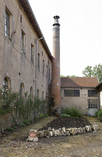Façade occidentale de l'atelier de filature, cheminée et chaufferie. © Région Bourgogne-Franche-Comté, Inventaire du patrimoine