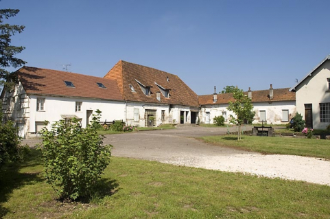 Vue d'ensemble depuis l'est. © Région Bourgogne-Franche-Comté, Inventaire du patrimoine