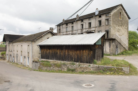 Vinaigrerie, menuiserie et logement ouvrier vus de trois quarts. © Région Bourgogne-Franche-Comté, Inventaire du patrimoine