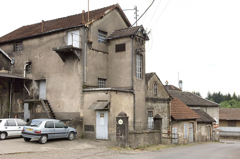 Façades sur la rue des Moines Hauts. © Région Bourgogne-Franche-Comté, Inventaire du patrimoine