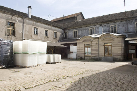 La cour vue depuis l'entrée. © Région Bourgogne-Franche-Comté, Inventaire du patrimoine