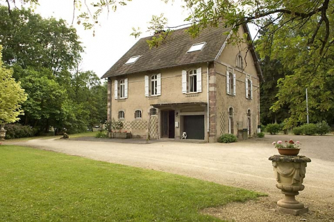 Logement (ancien chenil). Vue de trois quarts arrière. © Région Bourgogne-Franche-Comté, Inventaire du patrimoine