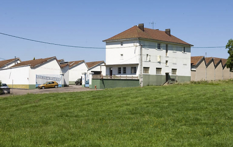 Extension nord de l'usine (réception et stockage des matières premières). © Région Bourgogne-Franche-Comté, Inventaire du patrimoine