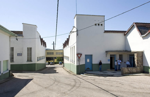 La rue des Calouettes, entre les ateliers est et ouest. © Région Bourgogne-Franche-Comté, Inventaire du patrimoine