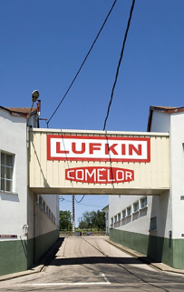 Passerelle de communication entre les ateliers ouest et est. © Région Bourgogne-Franche-Comté, Inventaire du patrimoine